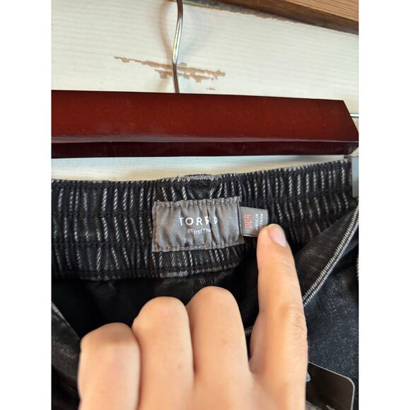 Torrid Feel the Fit Black Elastic Drawstring Waist Straight Leg Jeans NWT 00R - Picture 6 of 7